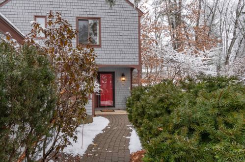 7 Pitford Way, Nashua, NH 03063 exterior