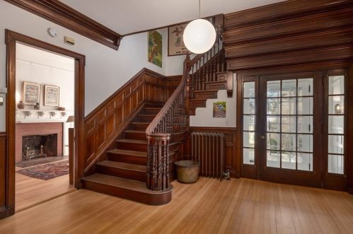 172 Buckminster Rd, Brookline, MA 02445 exterior