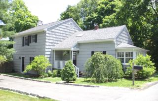 12 Herman Ave, Tokeneke, CT 06820 exterior