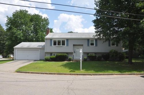 45 Lintric Dr, Weymouth, MA 02190 exterior