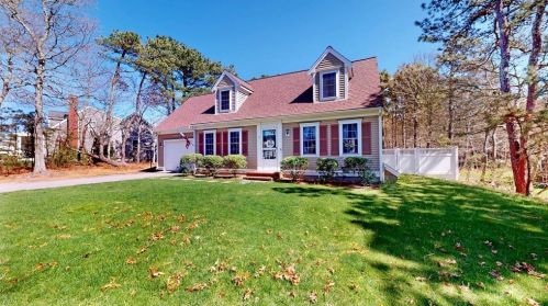 11 Derby Ln, Hardwich, MA 02645 exterior