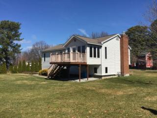 72 Ponderosa Dr, Colchester, VT 05446 exterior