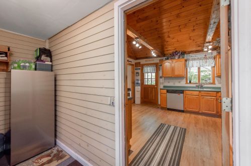 947 Old Bristol Rd, New-Hampton, NH 03256 exterior