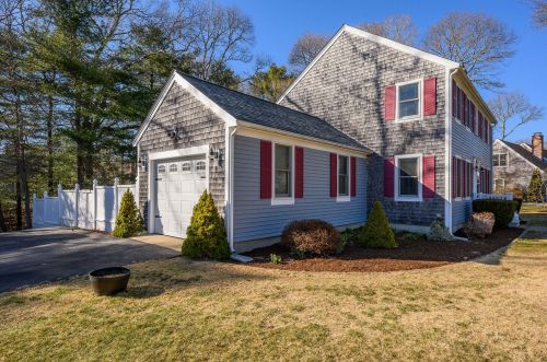 105 Fox Run Ln, Teaticket, MA 02536 exterior