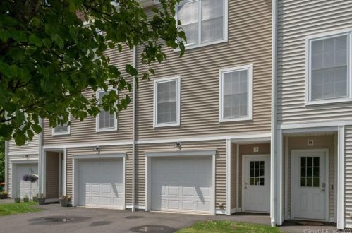 55 Columbus Blvd, Southington, CT 06489 exterior