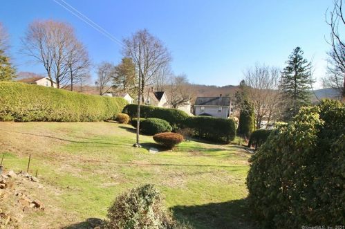 6 Hine St, Seymour, CT 06483 exterior
