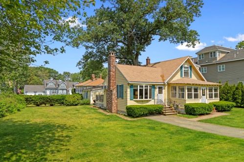 26 Pinewood Rd, South Lynnfield, MA 01940 exterior