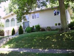 41 June Ln, Newton, MA 02459 exterior