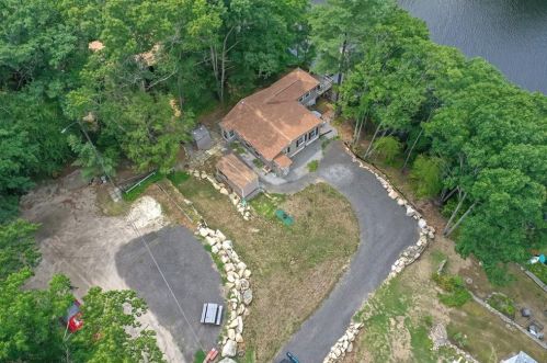 81 Whiting Ln, Pascoag, RI 02859 exterior