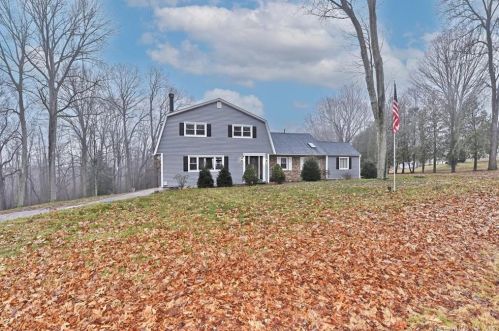 92 Notch Rd, Manchester, CT 06043 exterior