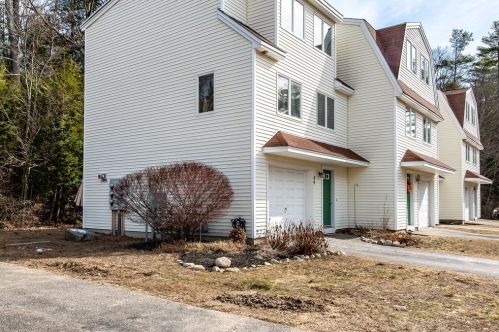 49 Dunns Bridge Ln, Dover, NH 03820 exterior