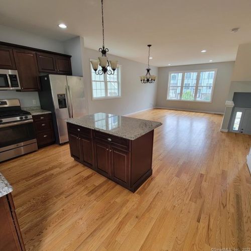 19 Oak Meadow Dr, Brookfield Center, CT 06804 exterior