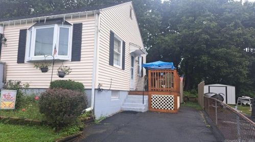 52 Winthrop Ave, Waterbury, CT 06706 exterior