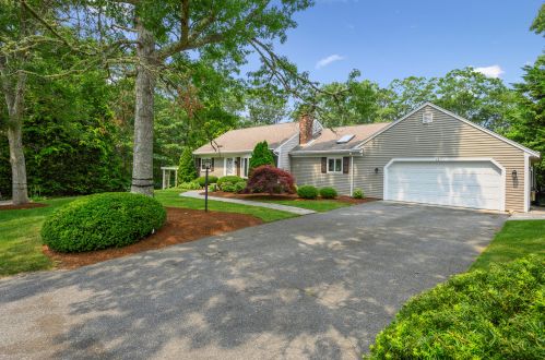 13 Indigo Ln, Hardwich, MA 02645 exterior