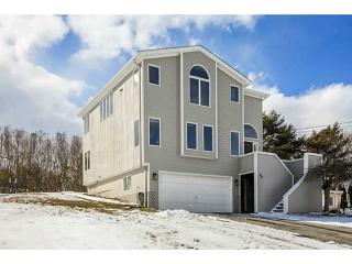 39 Abalone Rd, South Kingstown, RI 02874 exterior