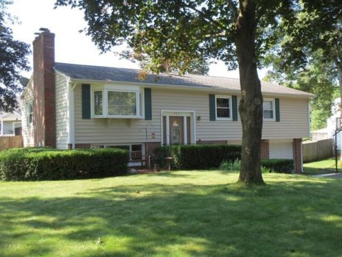863 Maple Rd, Longmeadow, MA 01106 exterior