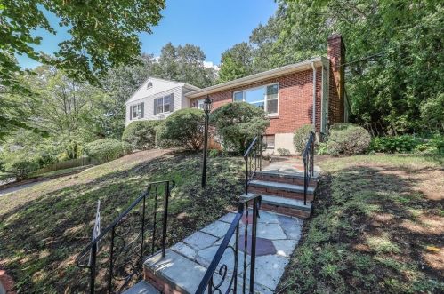 69 Hackensack Rd, Roxbury-Xing, MA 02467 exterior