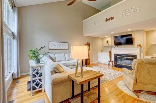 697 End Rd, Southington, CT 06489 exterior