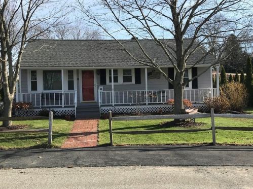 5 Nancy Ct, Coventry, RI 02816 exterior