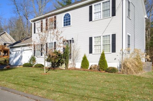 5 Pine St, Ellington, CT 06029 exterior
