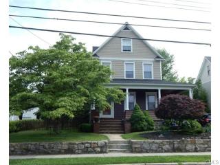 49 Leonard St, Stamford, CT 06906 exterior