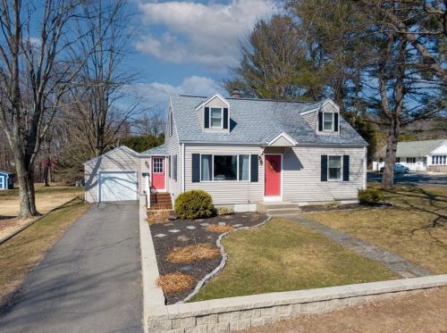 14 Lloyd St, South-Hadley, MA 01075 exterior
