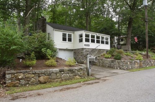 9 Cornwell Ter, East-Hampton, CT 06424 exterior