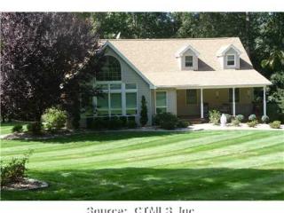 1 Coachman Dr, Branford, CT 06405 exterior