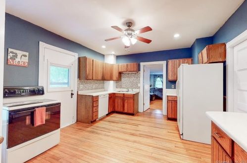 101 Broad St, Killingly, CT 06239 exterior