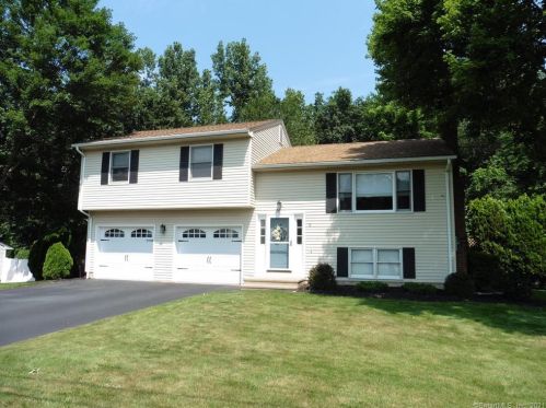 9 Michael Dr, Enfield, CT 06082 exterior