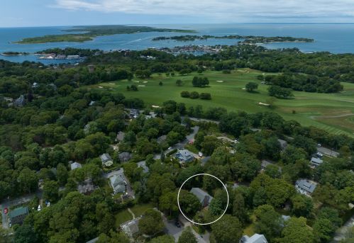 1 Mcgregor Rd, Falmouth, MA 02543 exterior