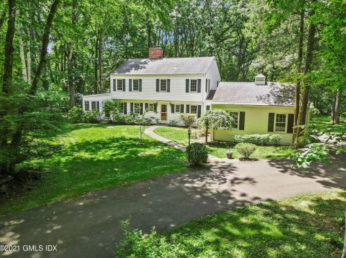 16 Huckleberry Ln, Greenwich, CT 06831 exterior