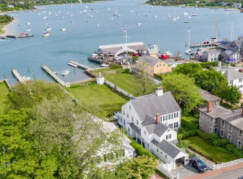 61 Water St, Edgartown, MA 02539 exterior