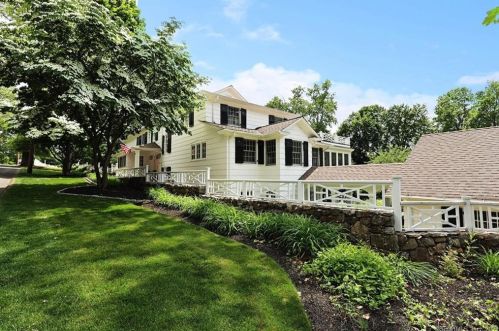 11 Shadow Ln, Ridgefield, CT 06877 exterior