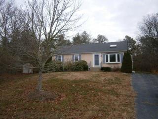 15 Manamok Cir, Sandwich, MA 02563 exterior