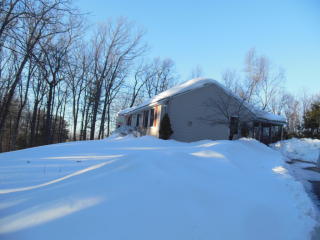 205 Main St, Sandown, NH 03873 exterior