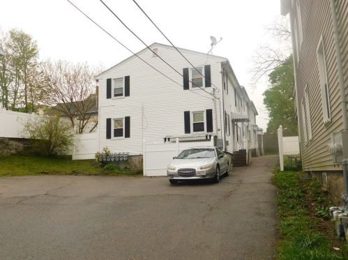 33 Hanover St, Fall-River, MA 02720 exterior
