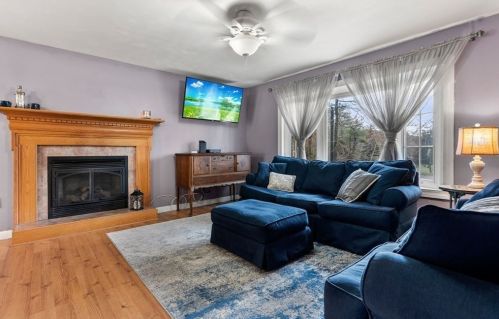 29 Forest Rd, Salisbury, MA 01952 exterior