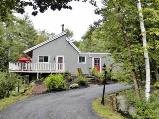 9 Greenleaf Dr, Kensington, NH 03833 exterior