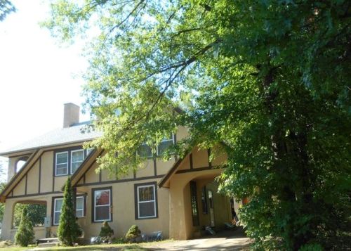 4 Stratford Ter, Springfield, MA 01108 exterior