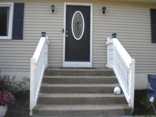 25 Chimney Hill Rd, Wallingford, CT 06492 exterior