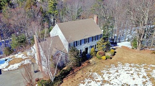 54 Kettle Hole Rd, Bolton, MA 01740 exterior