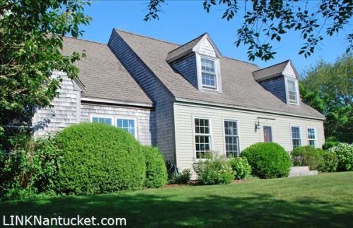 11 Mizzenmast Rd, Nantucket, MA 02554 exterior