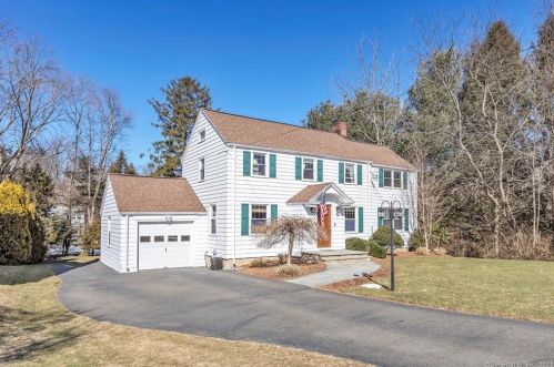 51 Koger Rd, Bridgeport, CT 06611 exterior