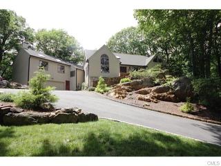 89 Blackberry Dr, Stamford, CT 06903 exterior