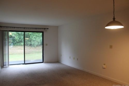 457 Asbury Rdg, Huntington, CT 06484 exterior