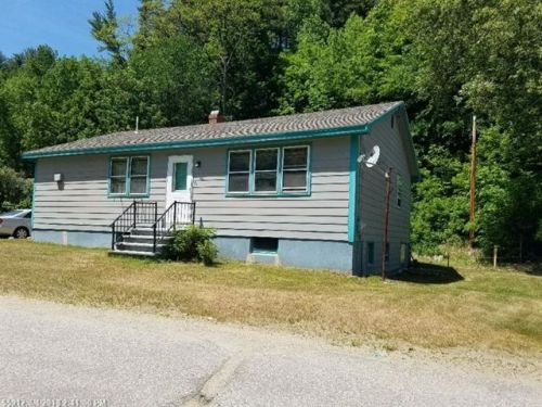 8 Davis Ct, Wilton, ME 04294 exterior