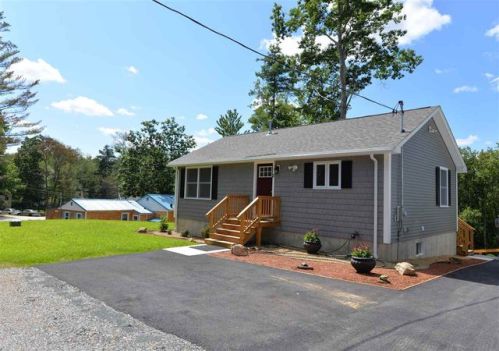 2 Dustin Dr, Raymond, NH 03077 exterior