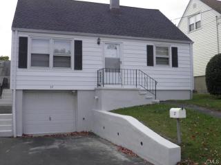 37 Hazel St, Fairfield, CT 06825 exterior