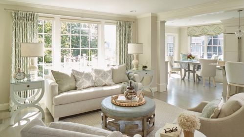 306 Monomoscoy Rd, Mashpee, MA 02649 exterior